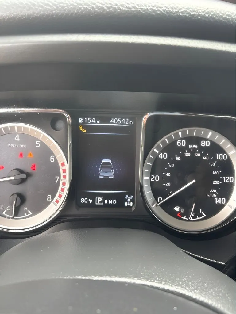 Nissan Titan photo 20