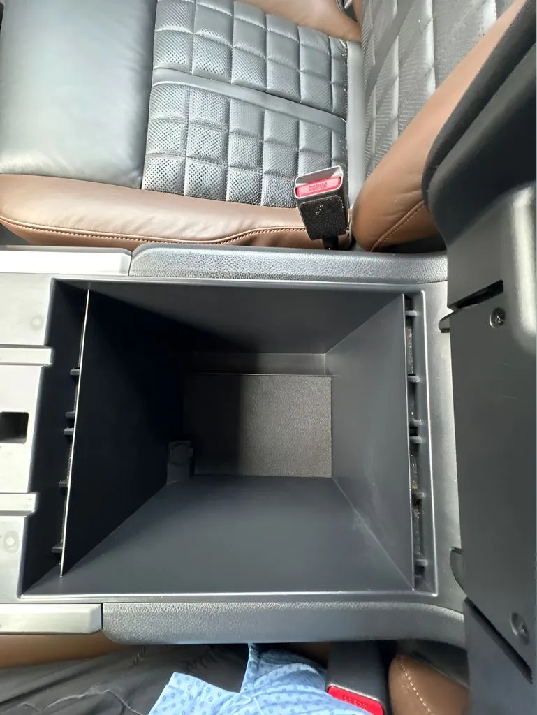 Nissan Titan photo 25