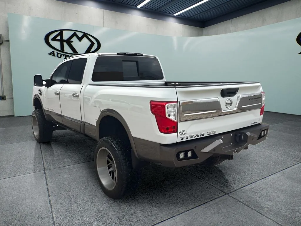 Nissan Titan photo 5