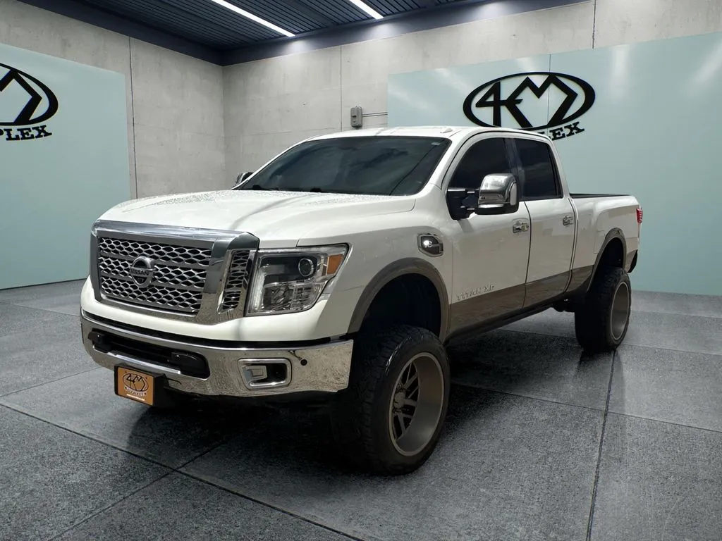 Nissan Titan photo 7
