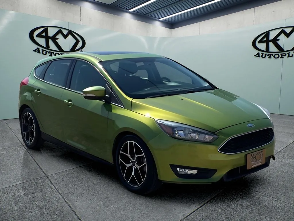 2018 Ford Focus Hatch SEL's photo