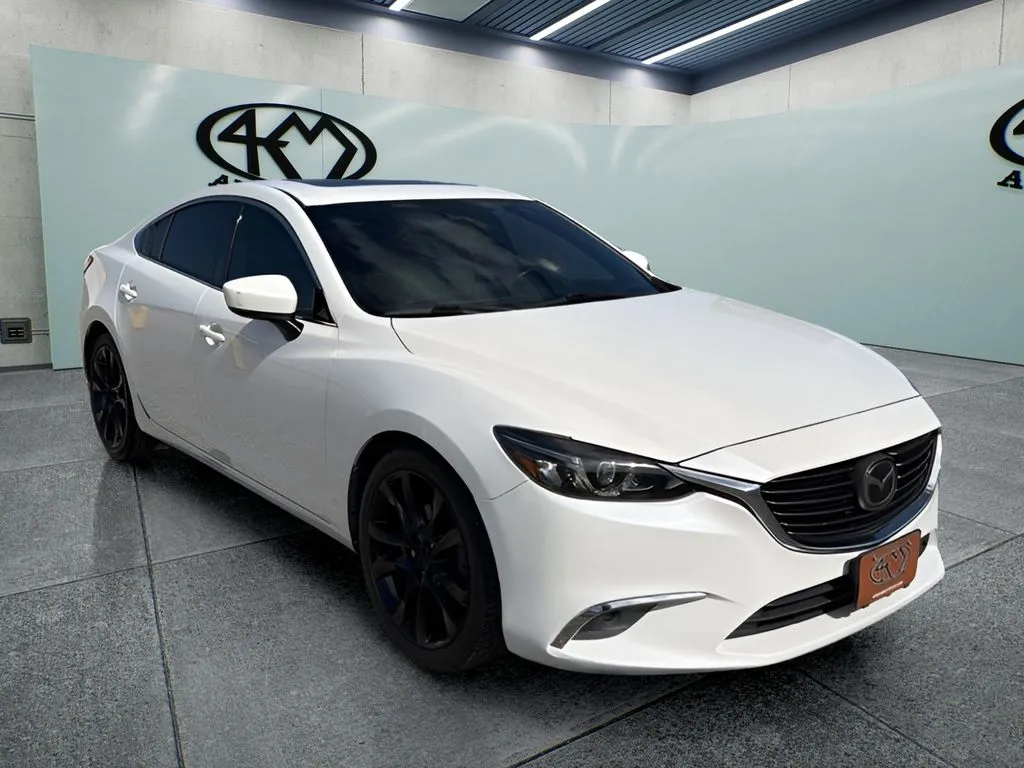 2017 Mazda EZ-6 i Grand Touring Auto's photo