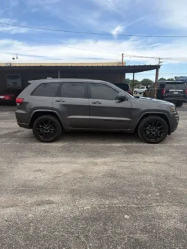 Photos of 2019 Jeep Grand Cherokee Altitude for sale in Abilene, TX at 4M Autoplex - Industrial Blvd
