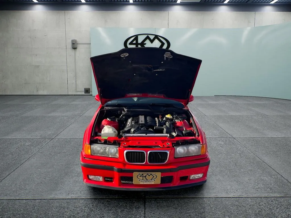 BMW M3 photo 9