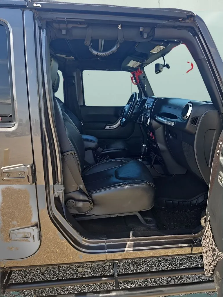 Jeep Wrangler photo 13