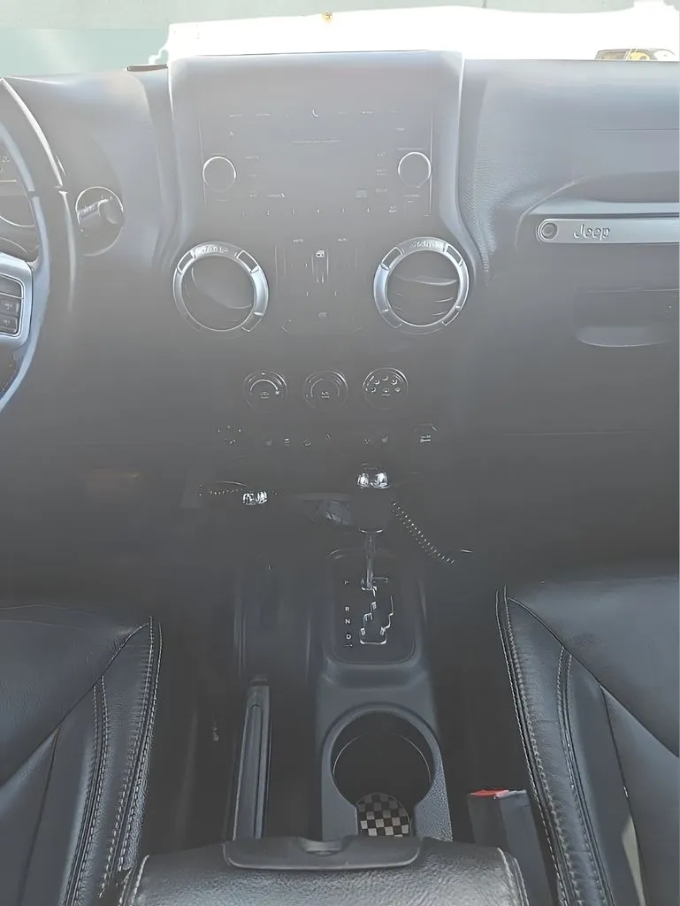 Jeep Wrangler photo 15