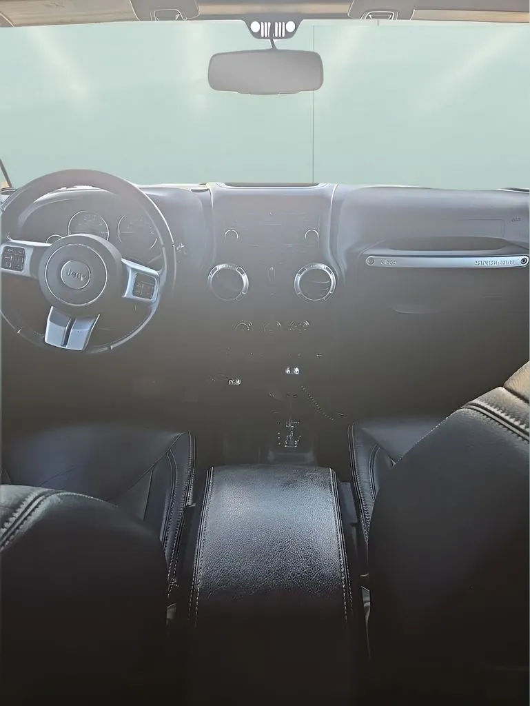 Jeep Wrangler photo 14