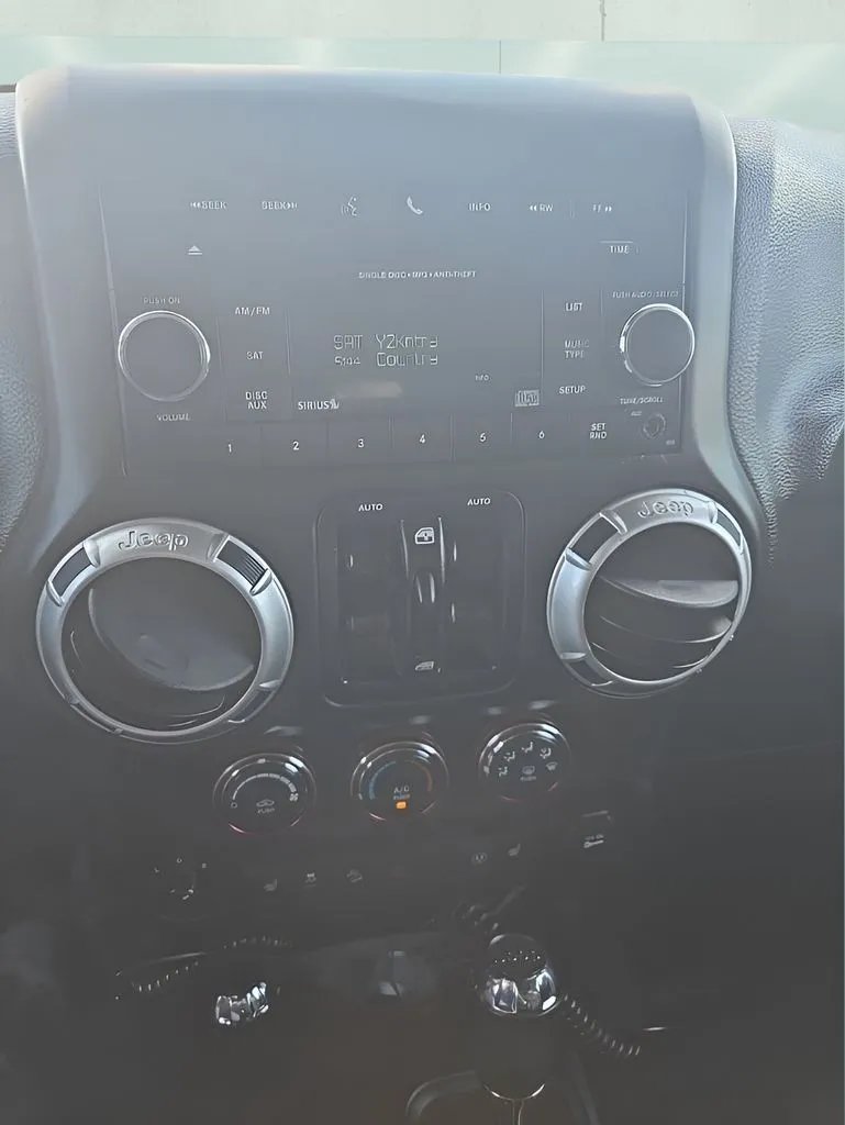 Jeep Wrangler photo 19