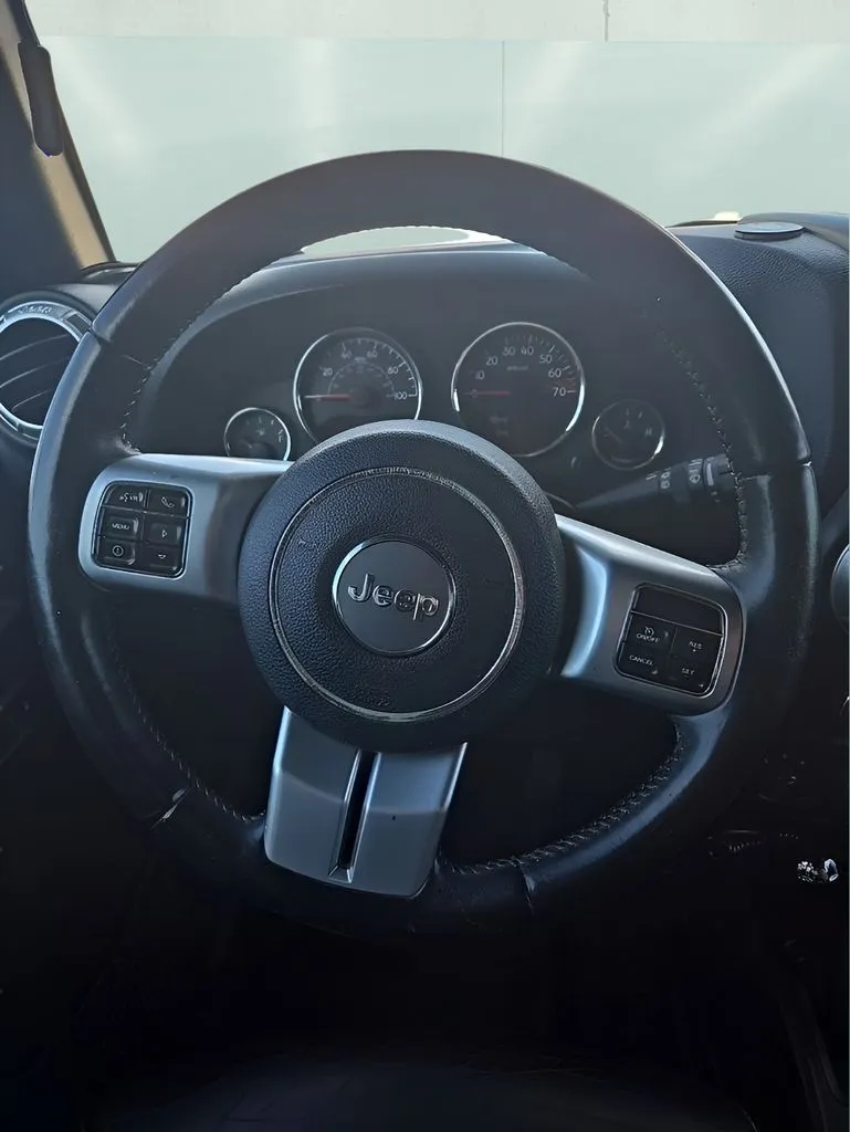 Jeep Wrangler photo 16