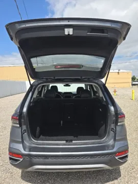 More photos of 2025 Volkswagen Taos 1.5T SE at 4M Autoplex - Industrial Blvd, TX