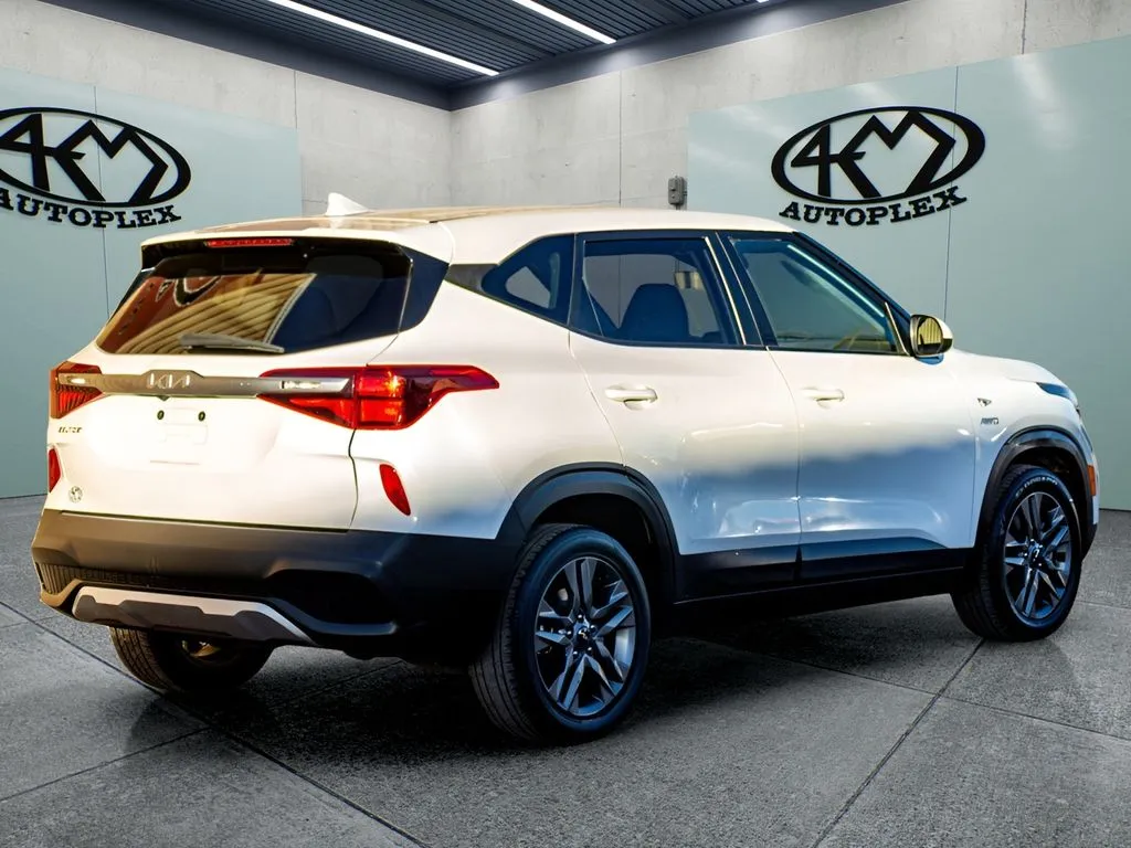 Kia Seltos photo 3