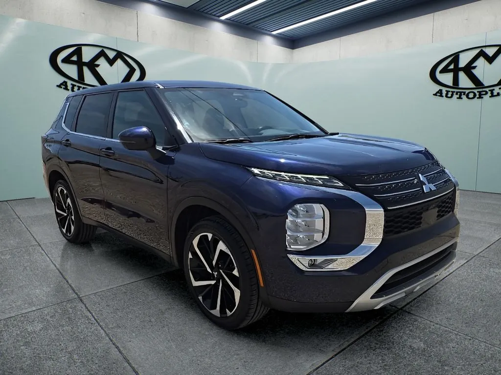 Blue 2024 Mitsubishi Outlander SE for sale in Abilene, TX