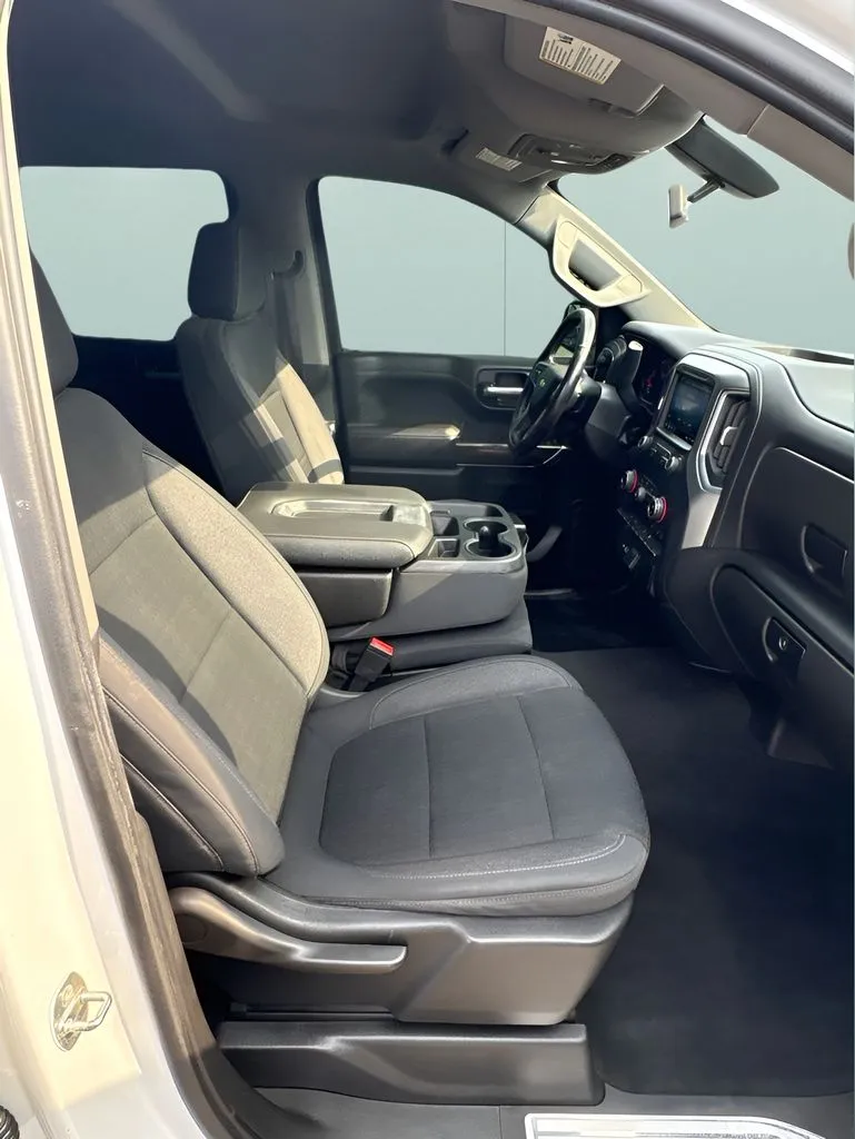 Chevrolet Silverado photo 20
