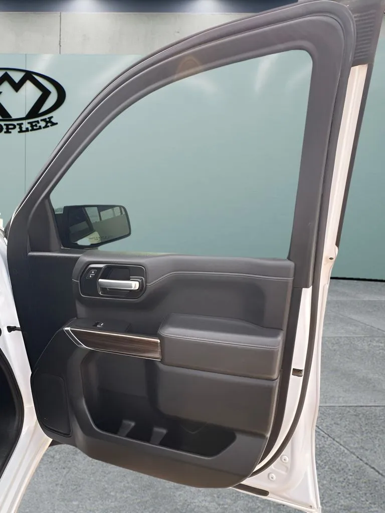 Chevrolet Silverado photo 19