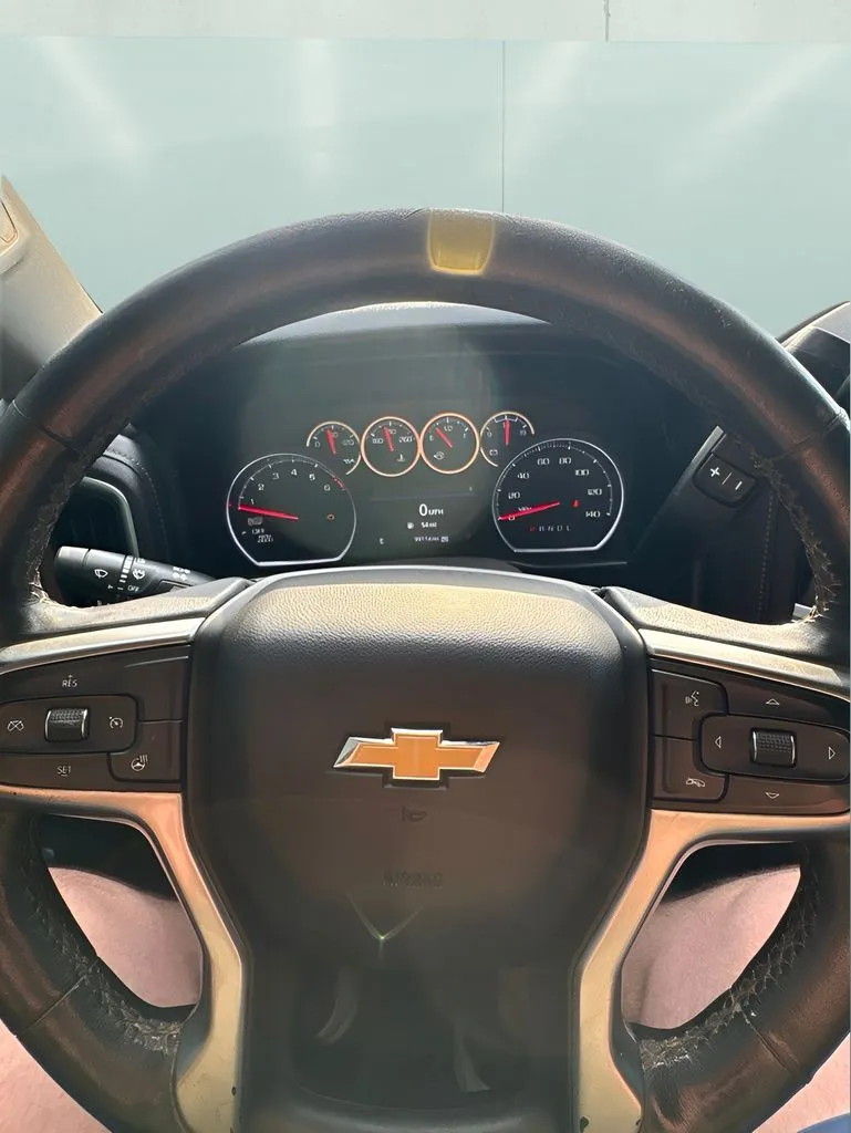 Chevrolet Silverado photo 24