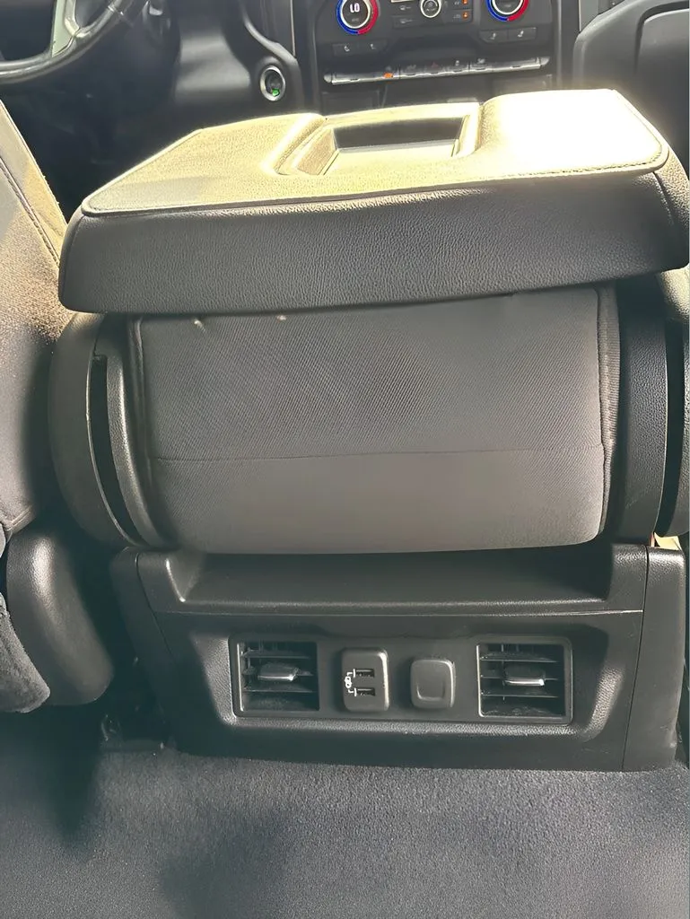 Chevrolet Silverado photo 21