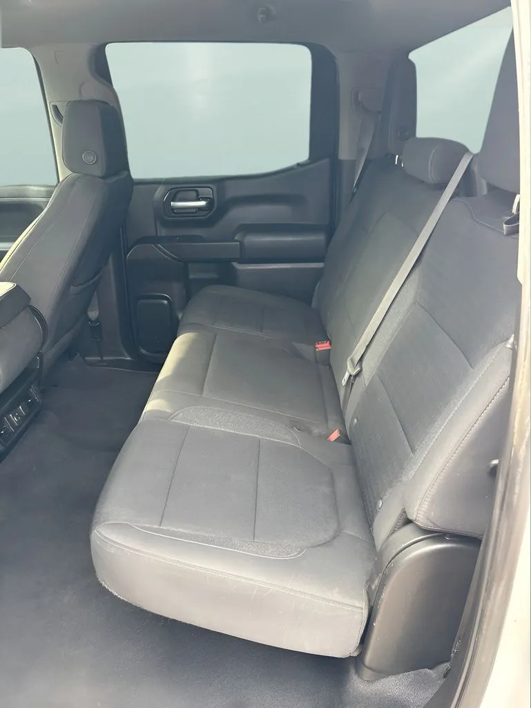 Chevrolet Silverado photo 15