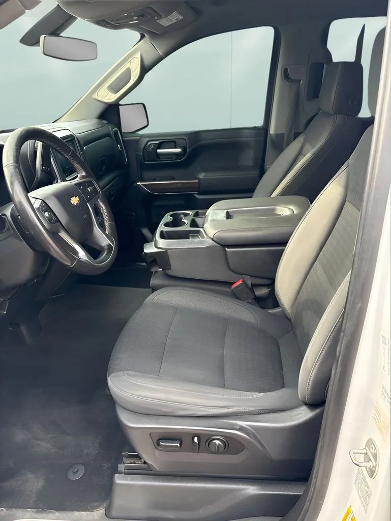 Chevrolet Silverado photo 13