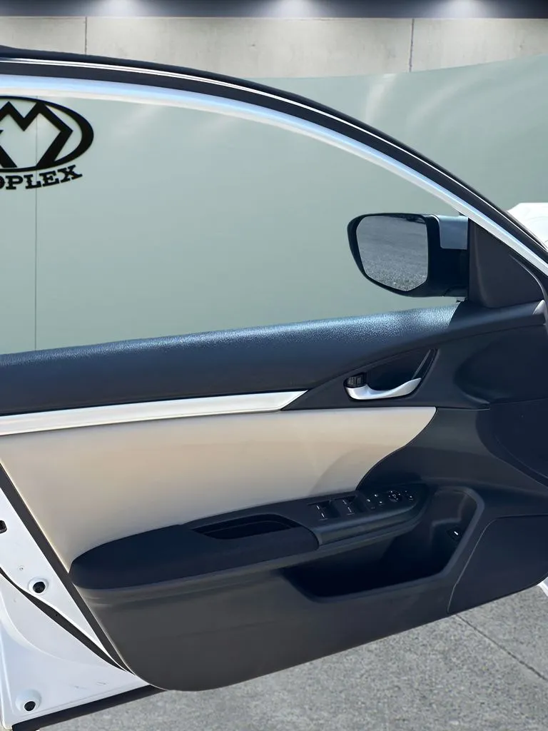 Honda Civic photo 11