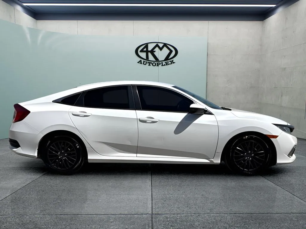 Honda Civic photo 2
