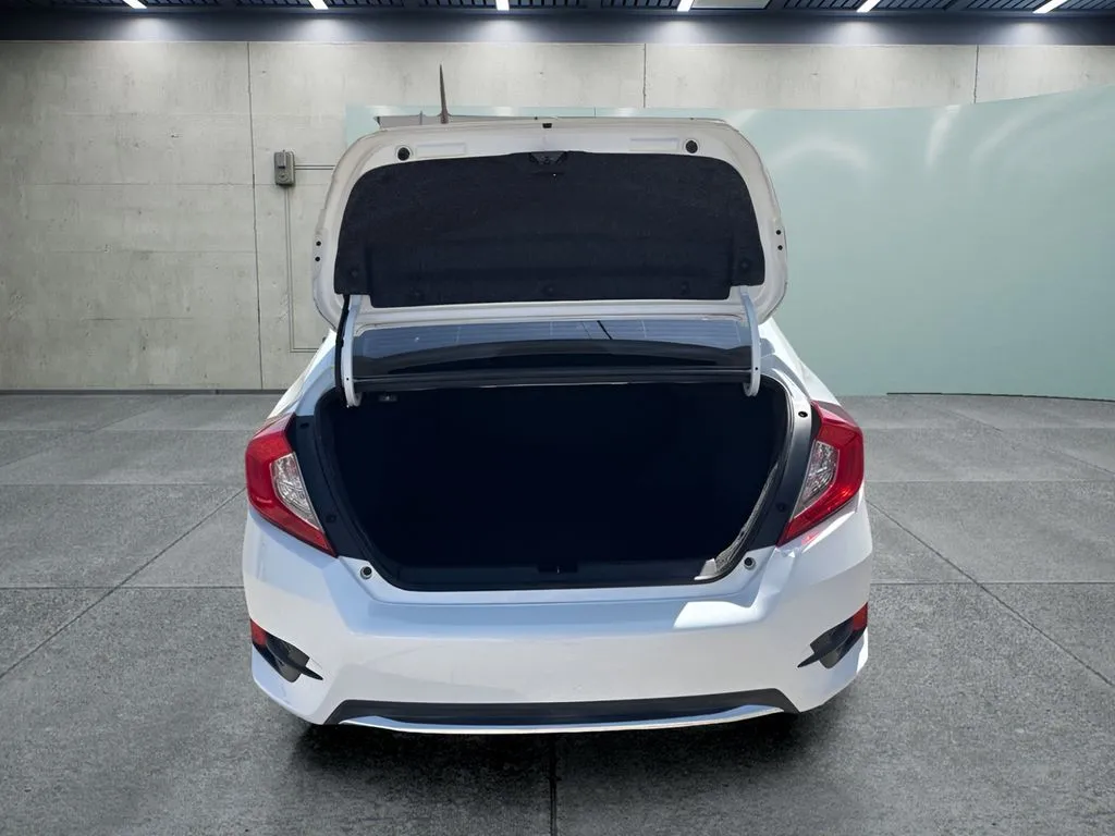 Honda Civic photo 16