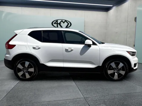 Photos of 2019 Volvo XC40 Momentum for sale in Abilene, TX at 4M Autoplex - Industrial Blvd