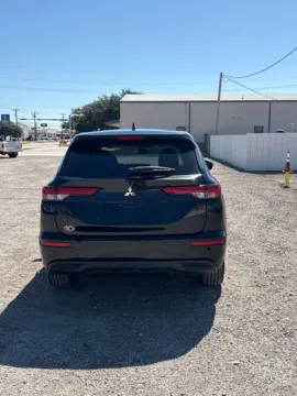 More photos of 2022 Mitsubishi Outlander ES at 4M Autoplex - Industrial Blvd, TX