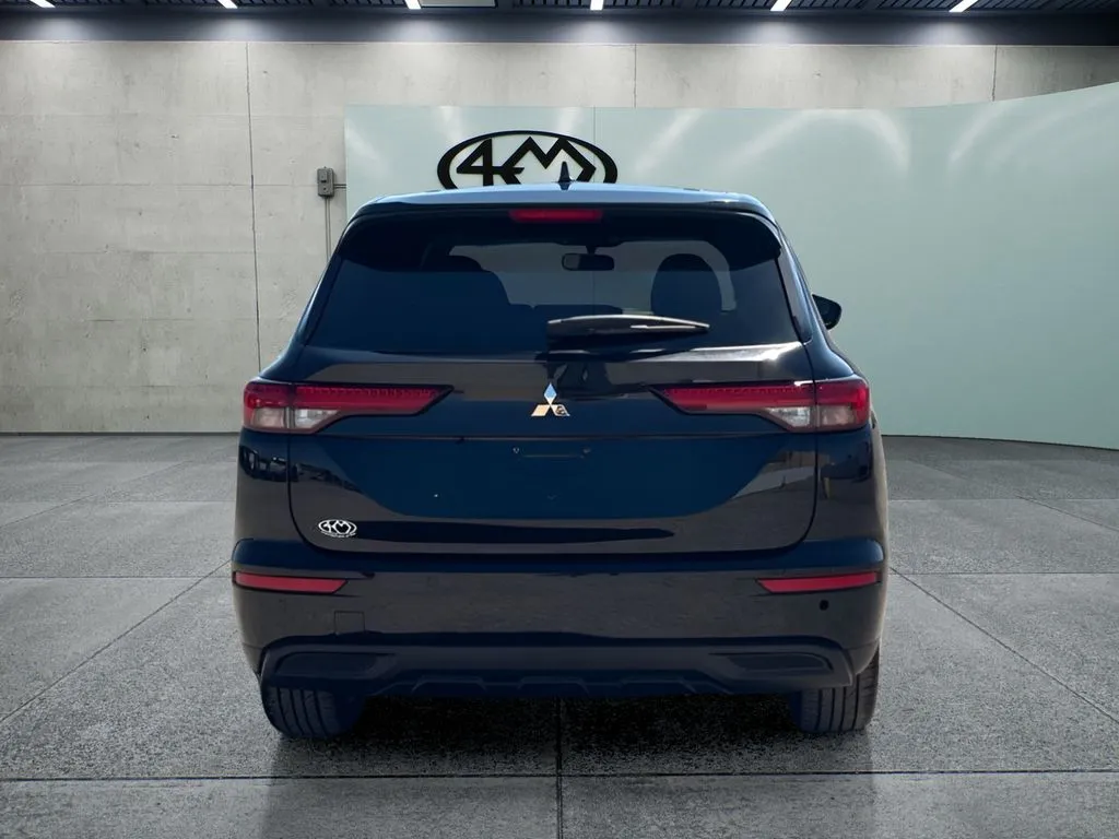 Mitsubishi Outlander photo 4