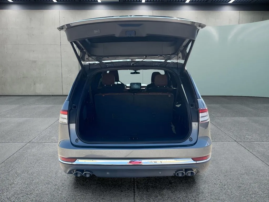 Lincoln Aviator photo 10