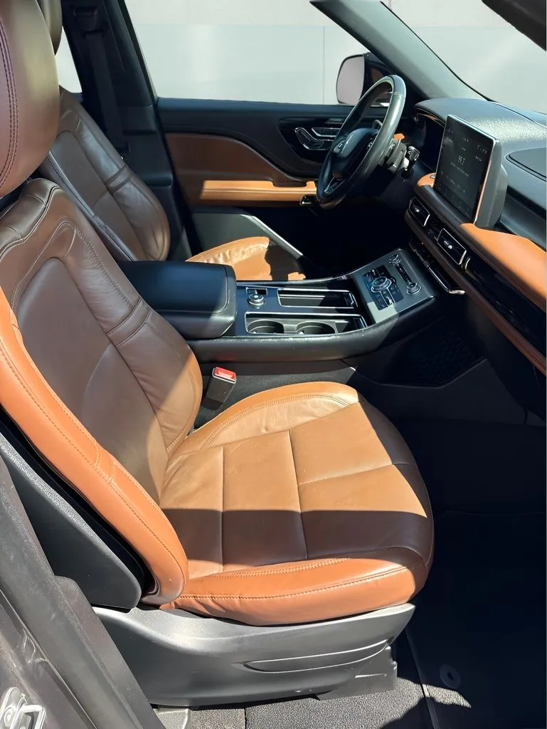 Lincoln Aviator photo 20