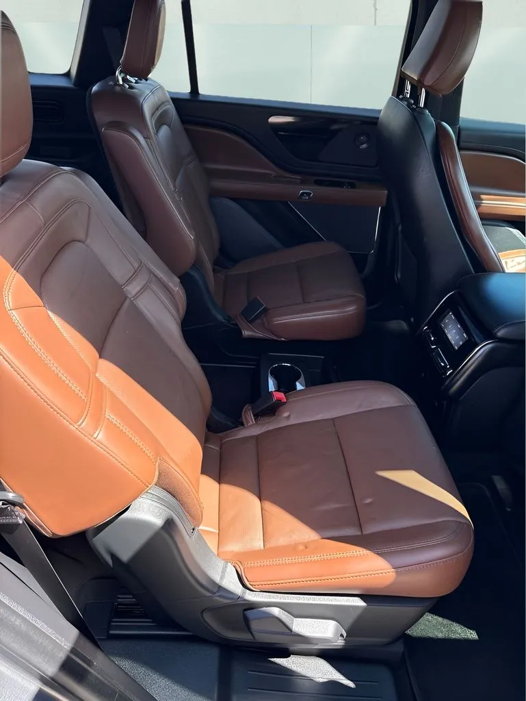 Lincoln Aviator photo 18