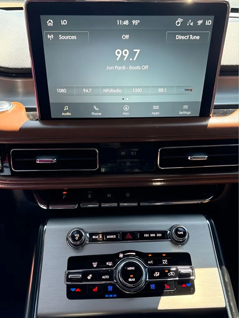 Lincoln Aviator photo 27