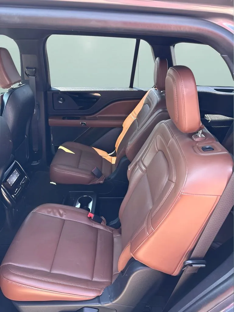Lincoln Aviator photo 16