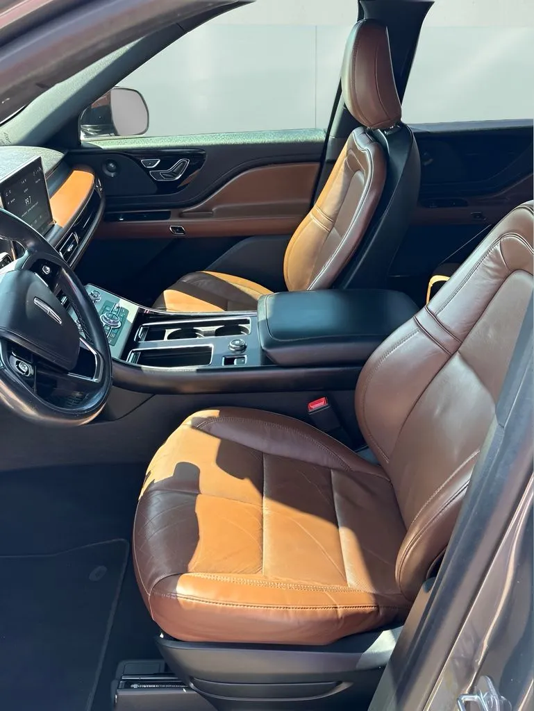 Lincoln Aviator photo 14