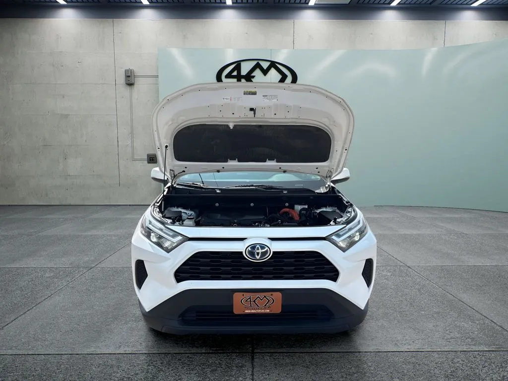 2022 Toyota RAV4 XLE - Photo 8