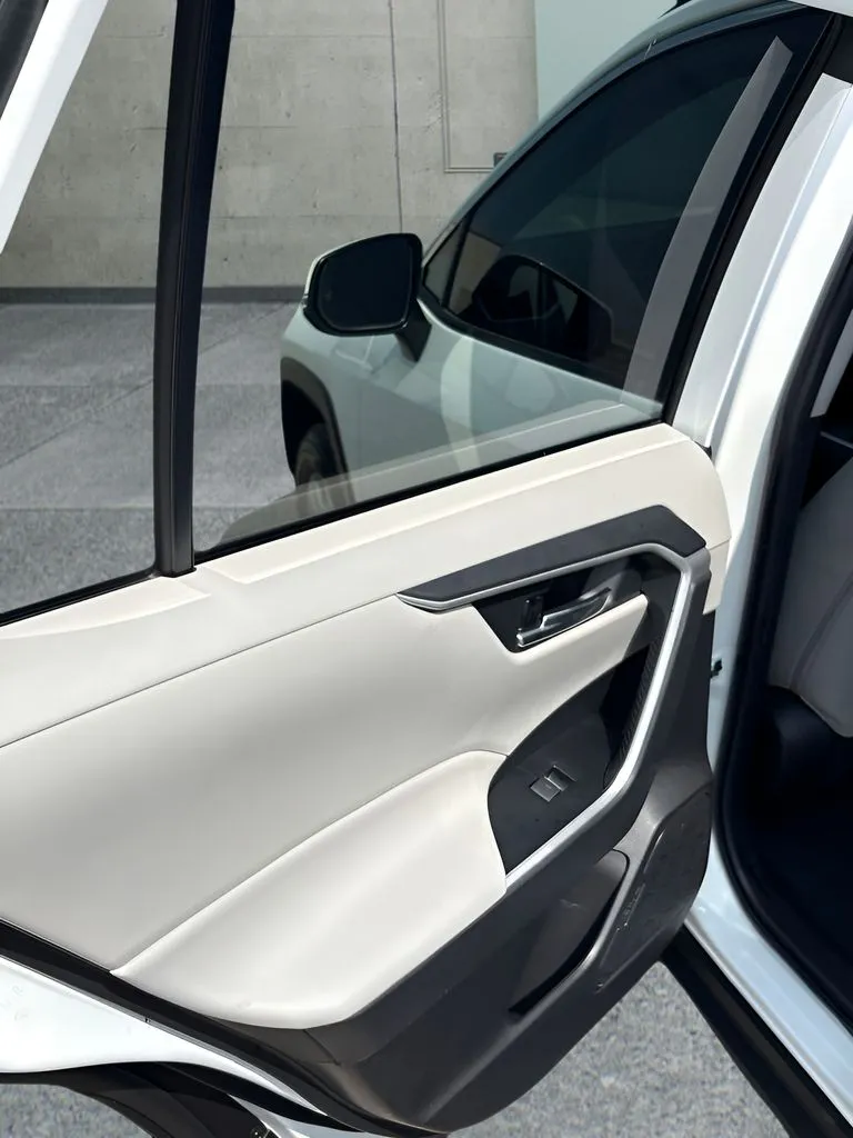 2022 Toyota RAV4 XLE - Photo 15