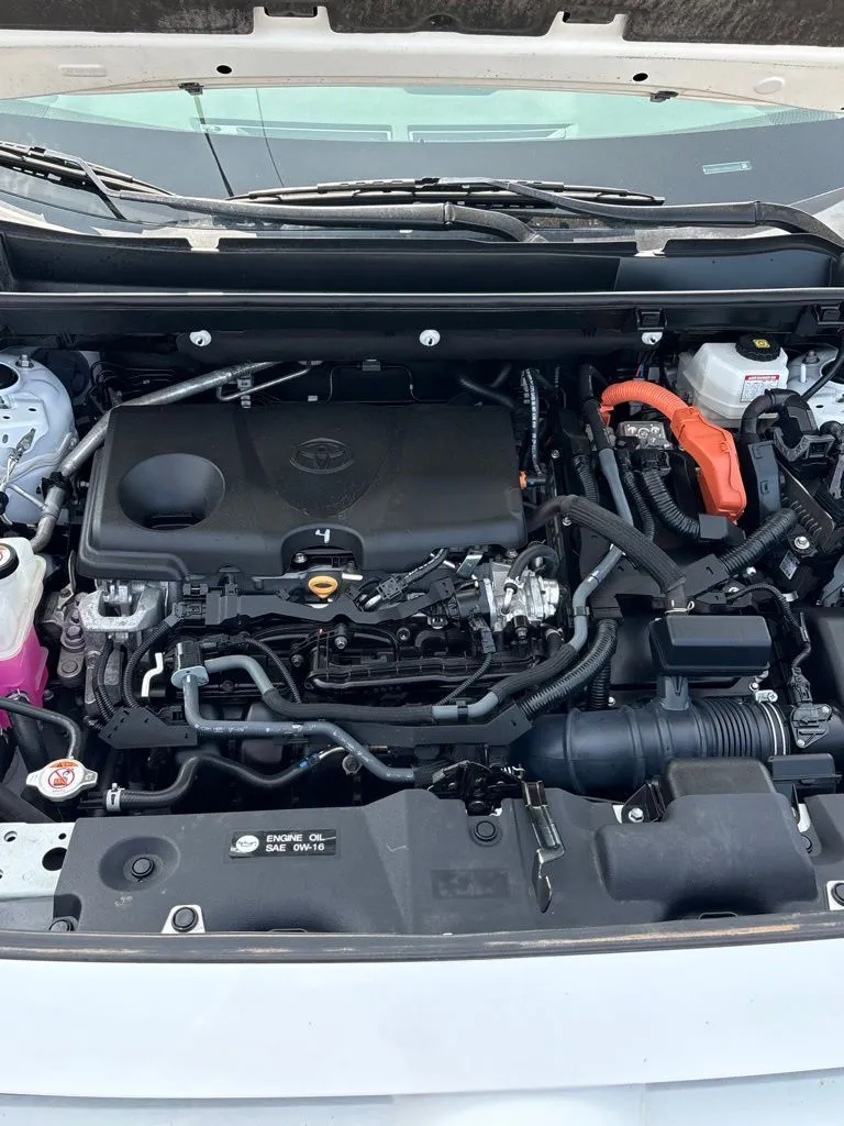 2022 Toyota RAV4 XLE - Photo 11
