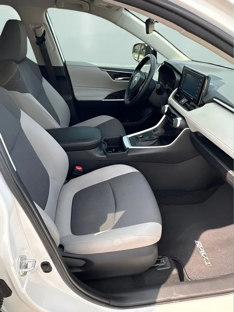 2022 Toyota RAV4 XLE - Photo 20