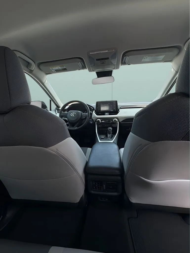 2022 Toyota RAV4 XLE - Photo 22