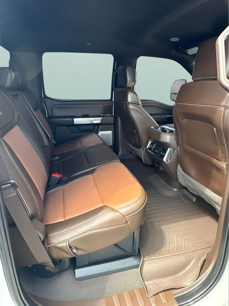 Ford F-250SD photo 19