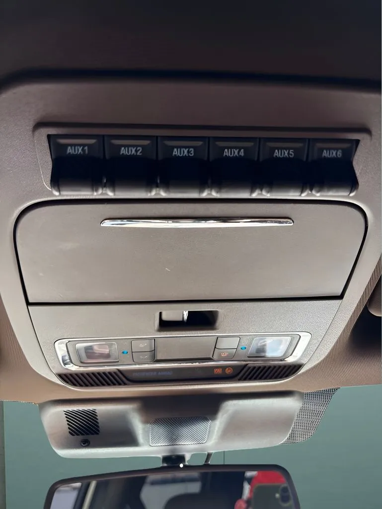 Ford F-250SD photo 32