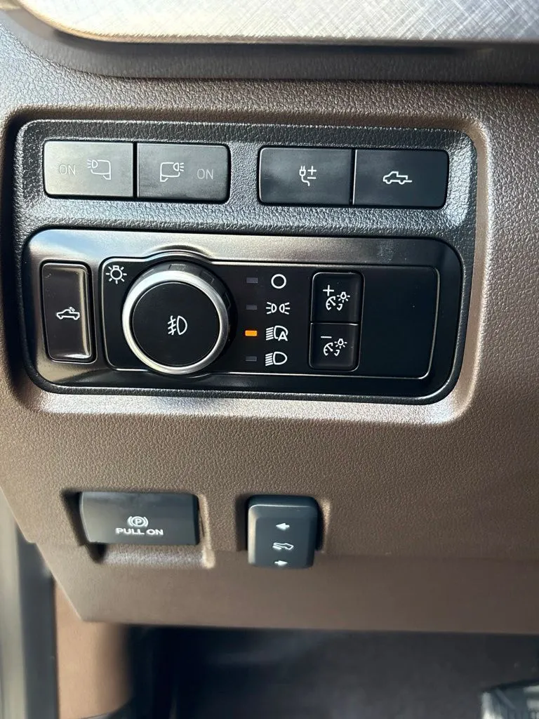 Ford F-250SD photo 25