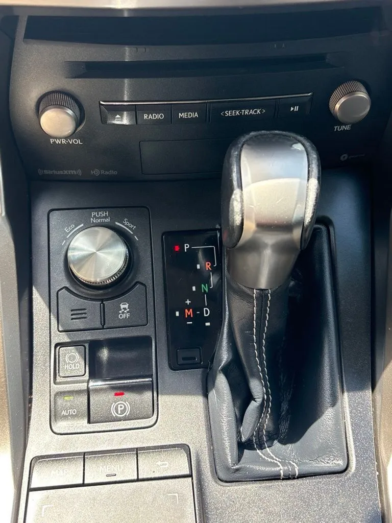 Lexus NX photo 24