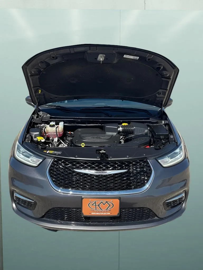 Chrysler Pacifica photo 9