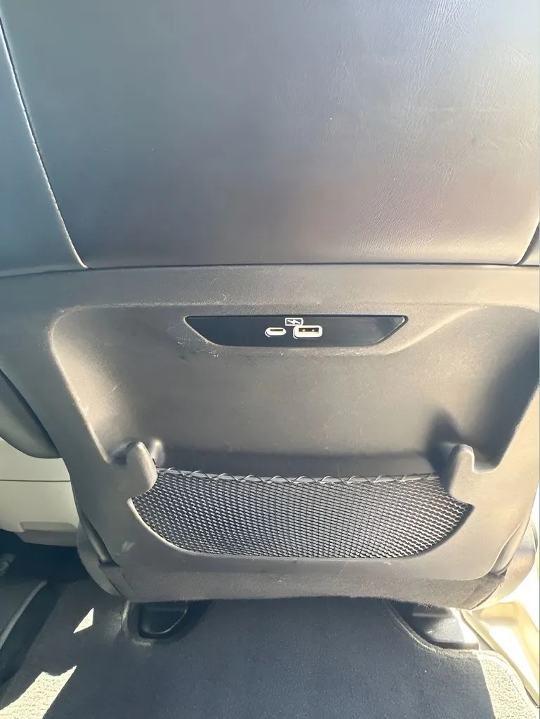 Chrysler Pacifica photo 21