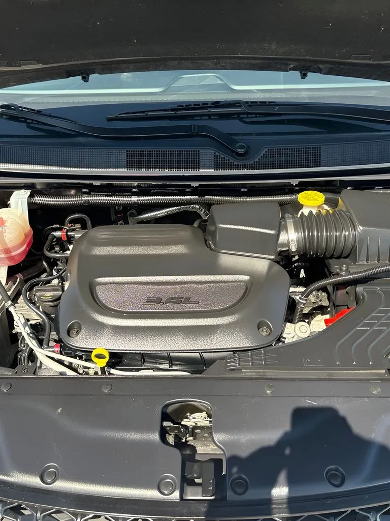 Chrysler Pacifica photo 10