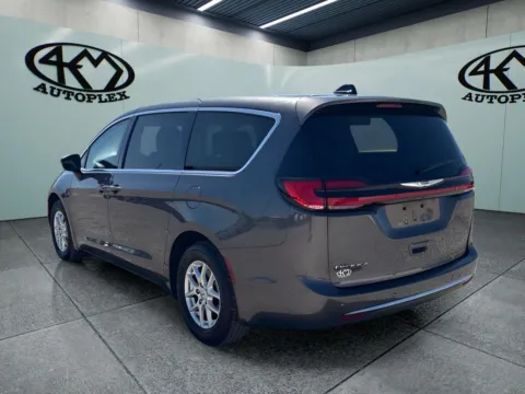 More photos of 2023 Chrysler Pacifica Touring L at 4M Autoplex - Industrial Blvd, TX