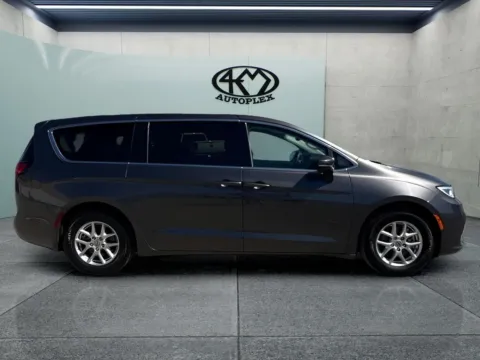 Photos of 2023 Chrysler Pacifica Touring L for sale in Abilene, TX at 4M Autoplex - Industrial Blvd