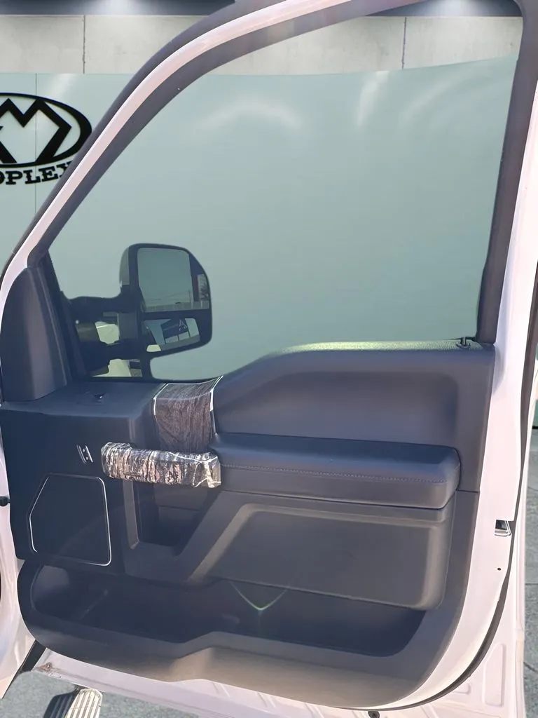 Ford F-250SD photo 19