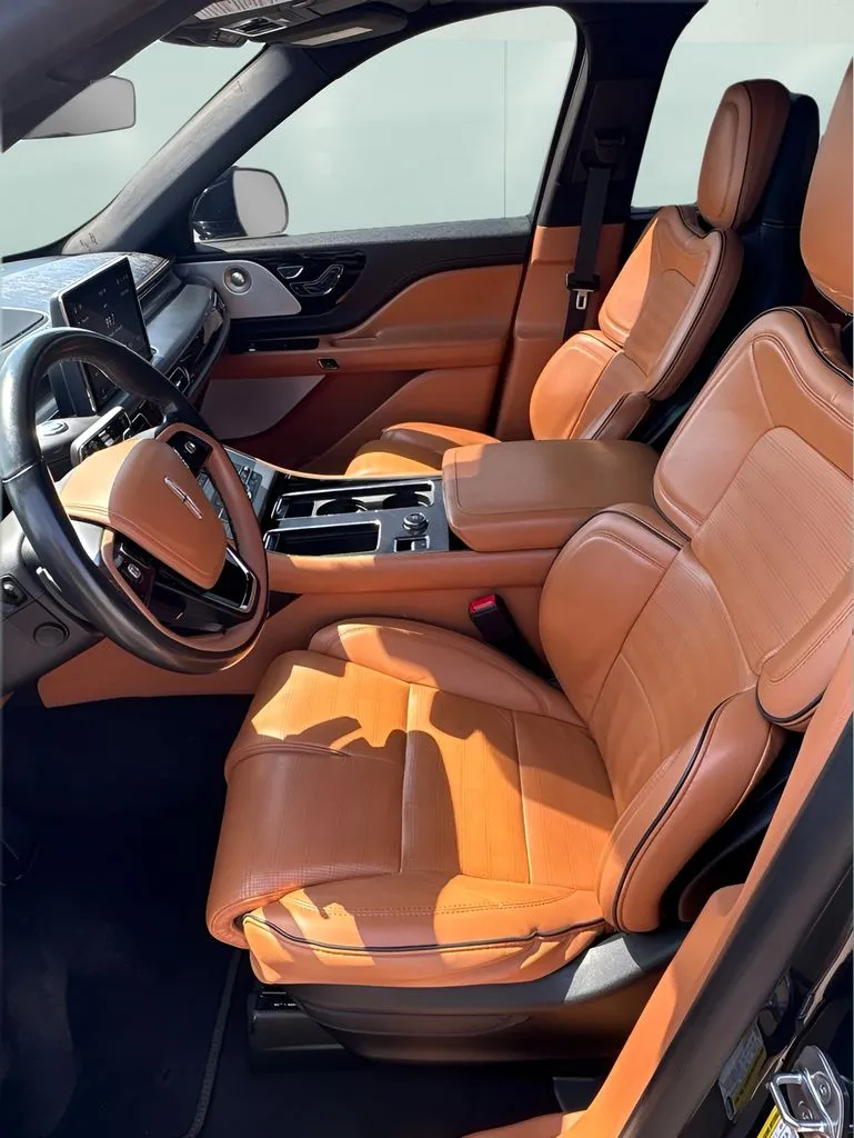 Lincoln Aviator photo 13